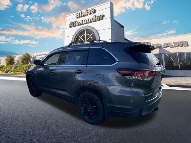 used 2019 Toyota Highlander car, priced at $23,495