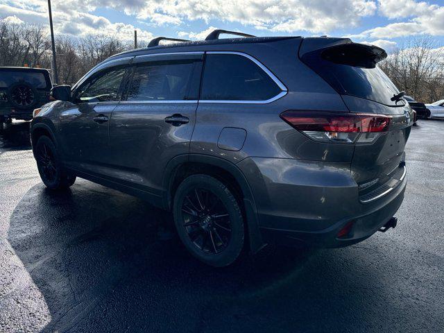 used 2019 Toyota Highlander car, priced at $24,140