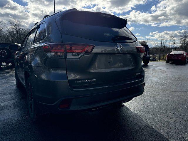 used 2019 Toyota Highlander car, priced at $24,140