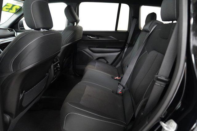 new 2025 Jeep Grand Cherokee car, priced at $40,159