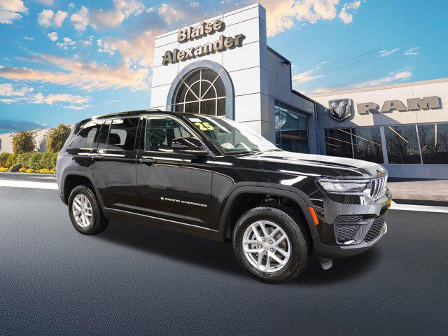 new 2025 Jeep Grand Cherokee car, priced at $40,159