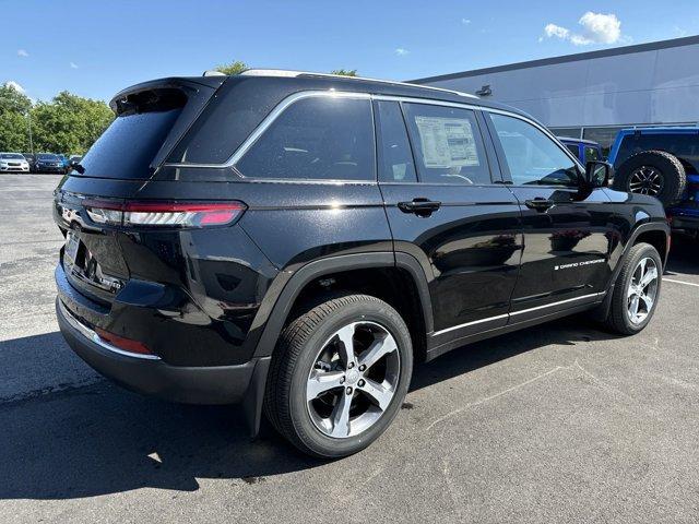 new 2024 Jeep Grand Cherokee car, priced at $51,463