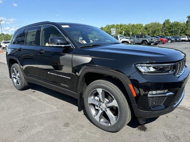 new 2024 Jeep Grand Cherokee car, priced at $51,463