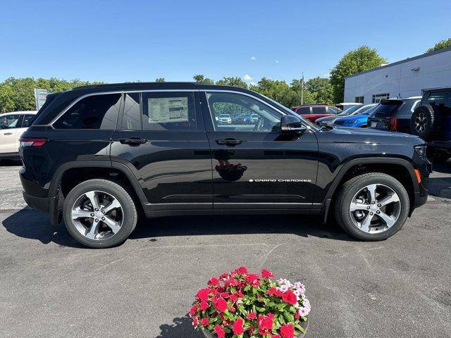 new 2024 Jeep Grand Cherokee car, priced at $51,463