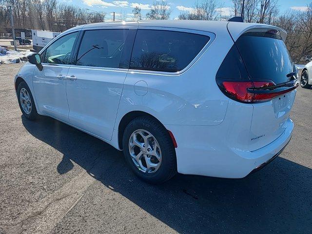 new 2024 Chrysler Pacifica car, priced at $44,834