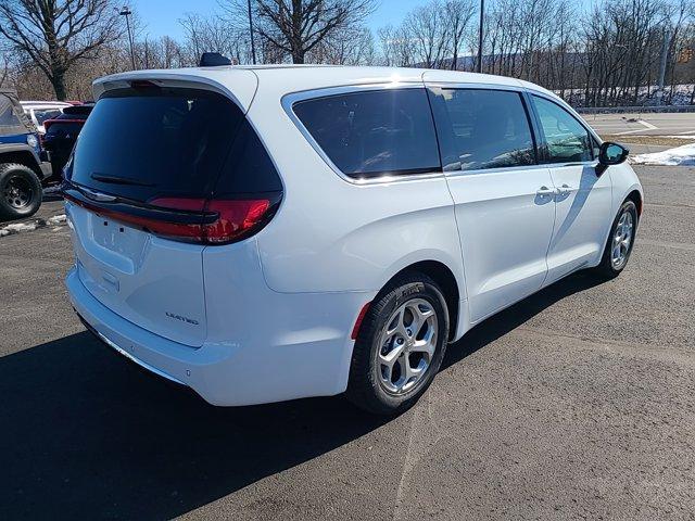 new 2024 Chrysler Pacifica car, priced at $44,834