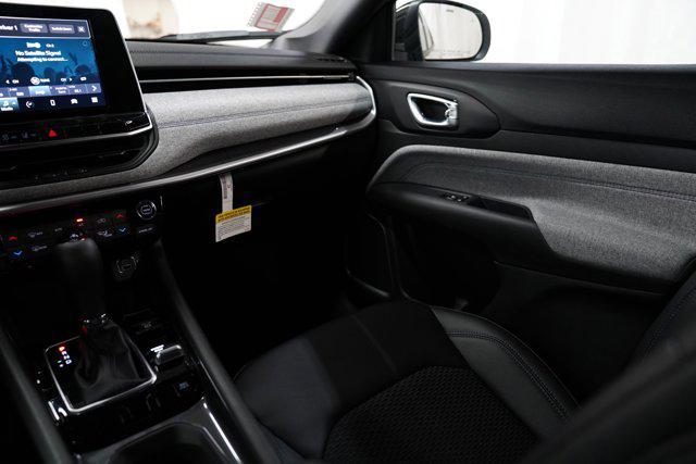 new 2025 Jeep Compass car, priced at $31,562