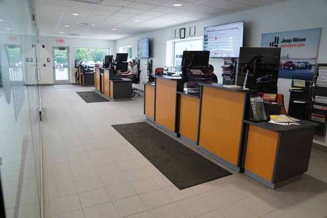 used 2024 Jeep Grand Cherokee car, priced at $29,000