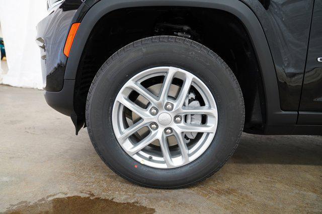 new 2025 Jeep Grand Cherokee car, priced at $41,137