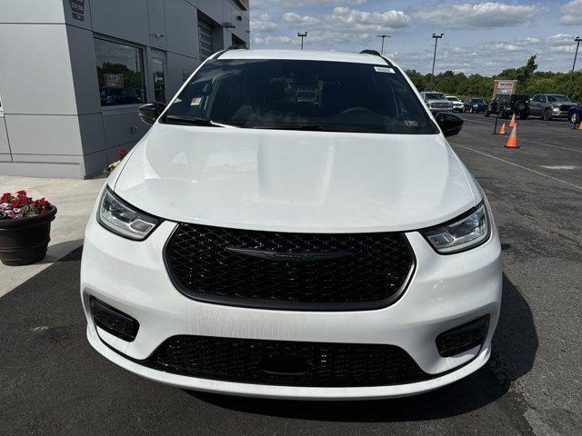 new 2024 Chrysler Pacifica car, priced at $42,044