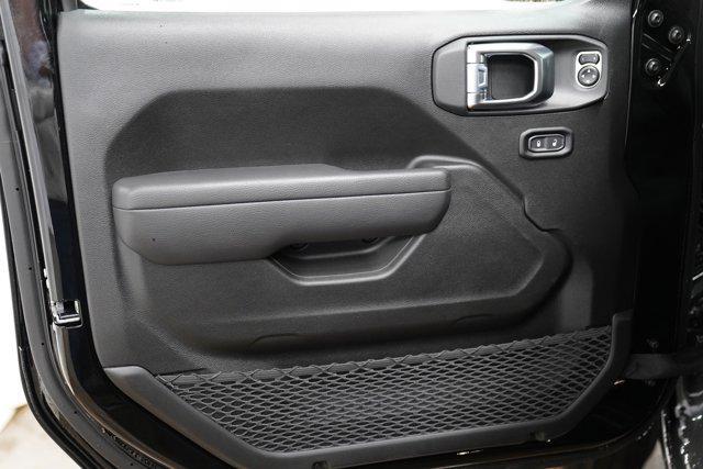 new 2025 Jeep Wrangler car, priced at $45,702