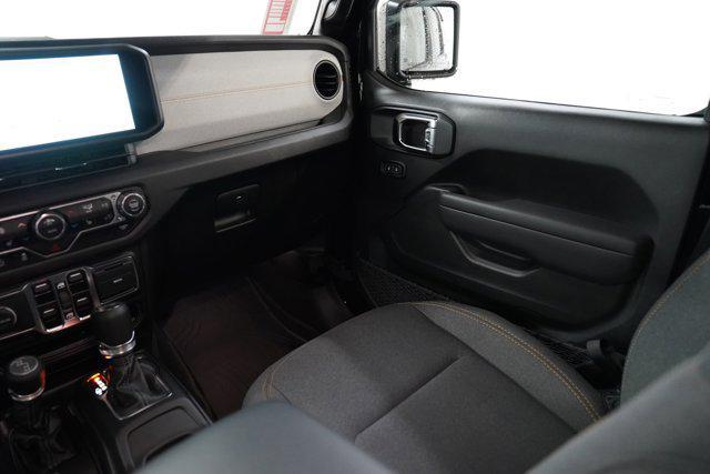 new 2025 Jeep Wrangler car, priced at $45,702