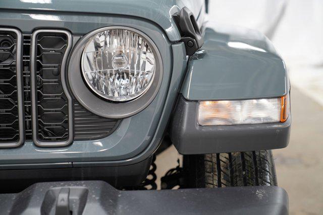 new 2025 Jeep Gladiator car, priced at $43,480