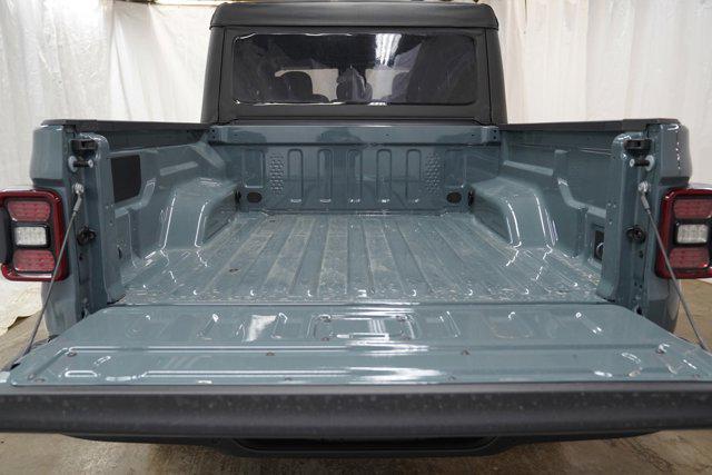 new 2025 Jeep Gladiator car, priced at $43,480