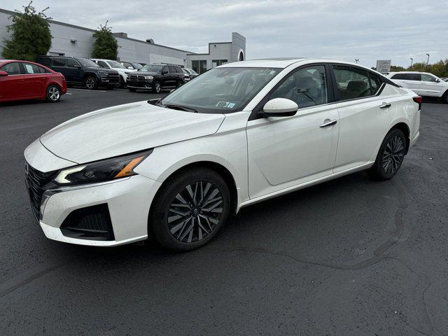 used 2023 Nissan Altima car, priced at $25,000