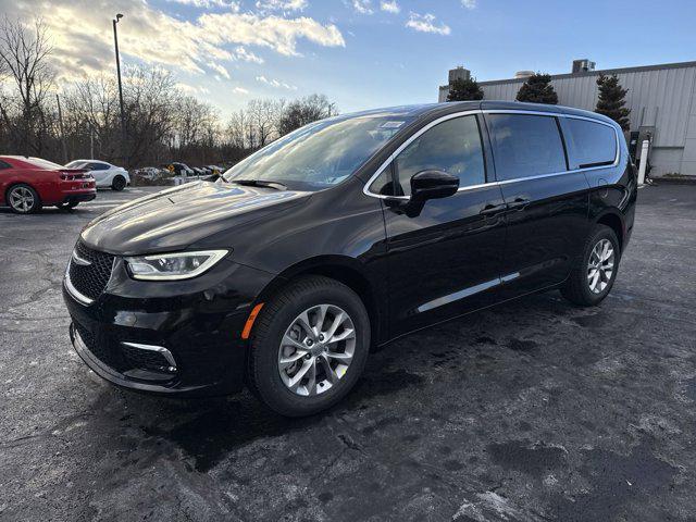 new 2025 Chrysler Pacifica car, priced at $46,315