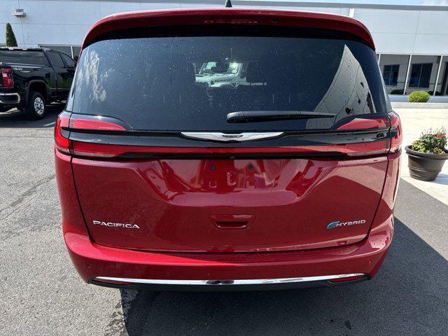 new 2024 Chrysler Pacifica Hybrid car, priced at $43,692