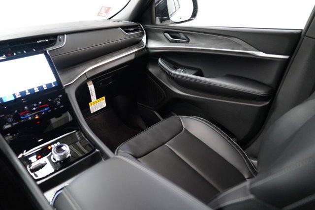 new 2025 Jeep Grand Cherokee car, priced at $51,015