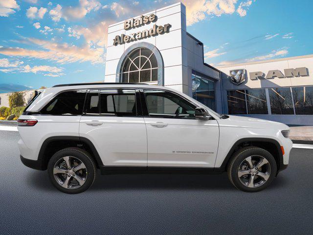 new 2025 Jeep Grand Cherokee car, priced at $51,015