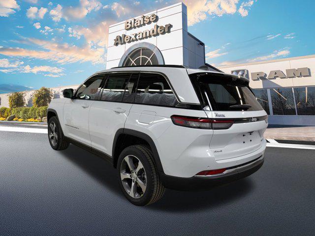 new 2025 Jeep Grand Cherokee car, priced at $51,015