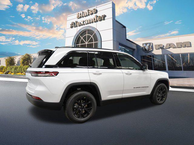 new 2025 Jeep Grand Cherokee car, priced at $41,975