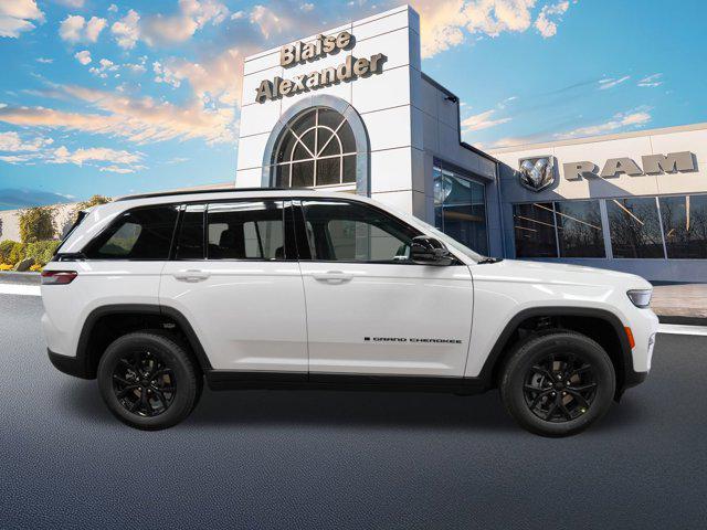 new 2025 Jeep Grand Cherokee car, priced at $41,975