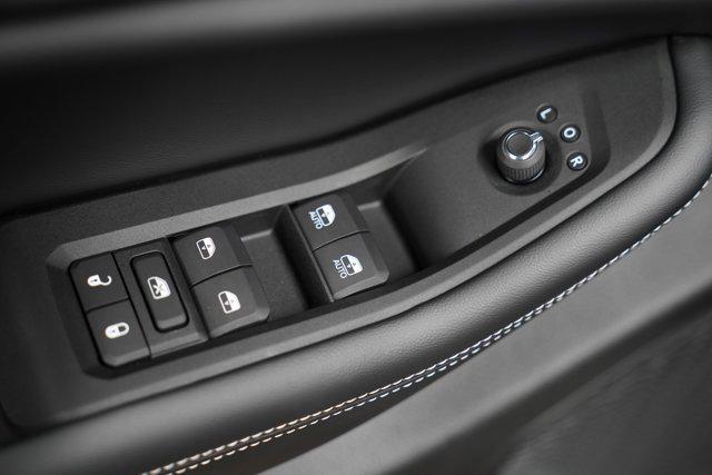 new 2025 Jeep Grand Cherokee car, priced at $41,975