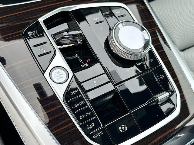 new 2026 BMW X7 car, priced at $101,765