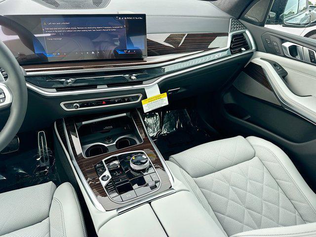 new 2026 BMW X7 car, priced at $101,765