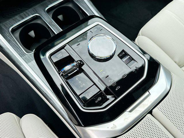 new 2025 BMW i7 car, priced at $121,395