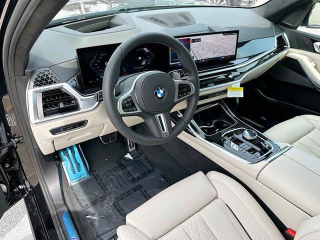 new 2025 BMW X7 car, priced at $118,090