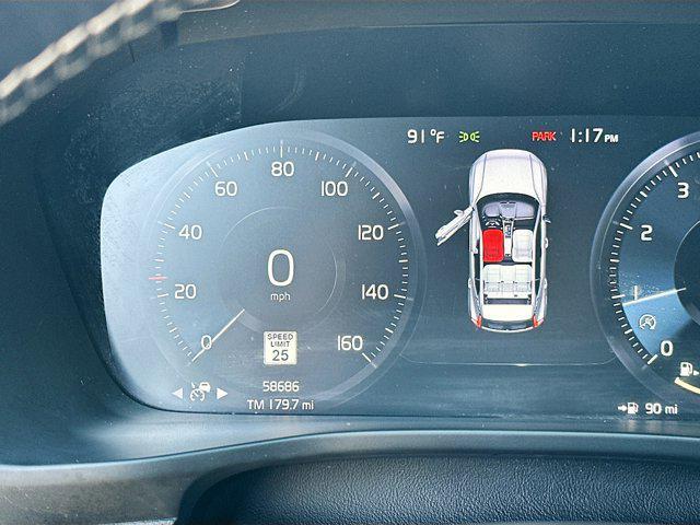 used 2019 Volvo XC40 car, priced at $20,400