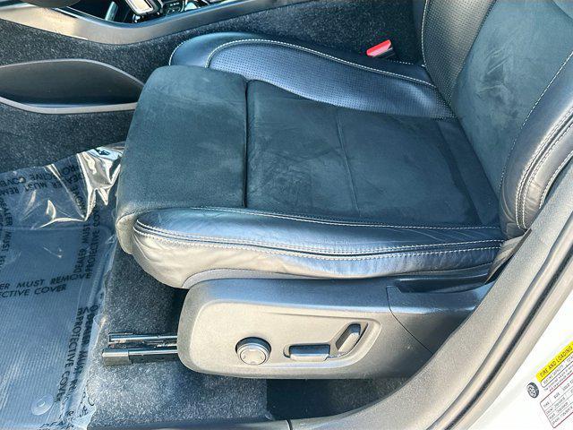 used 2019 Volvo XC40 car, priced at $20,400