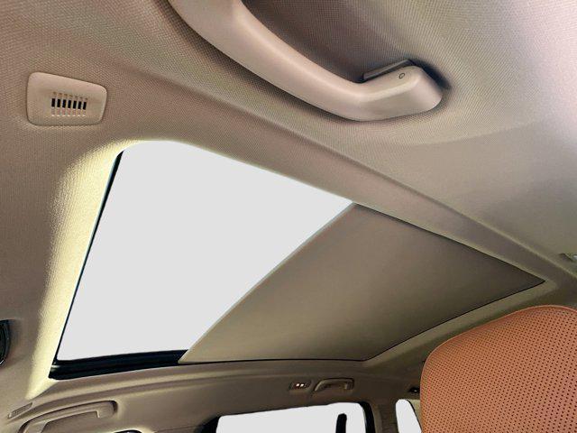 new 2026 BMW X7 car, priced at $95,570