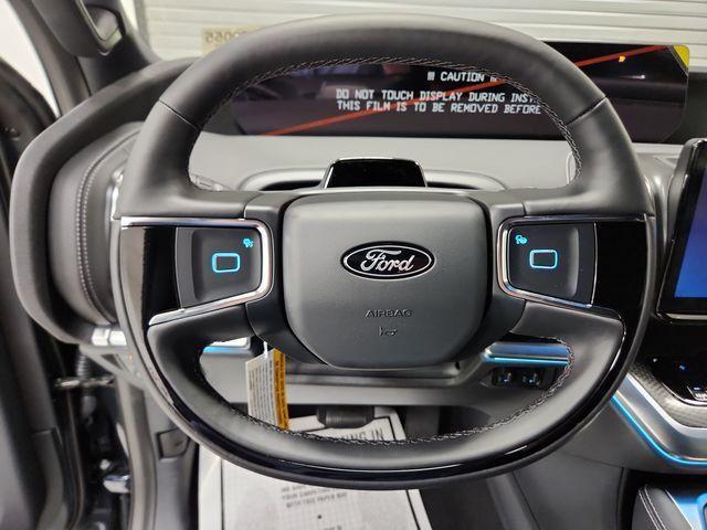 new 2025 Ford Expedition car, priced at $81,107