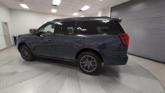 new 2025 Ford Expedition car, priced at $81,107