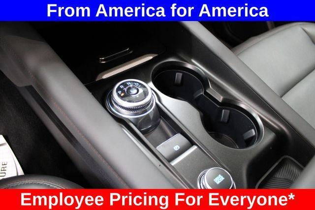 new 2025 Ford Explorer car, priced at $39,923