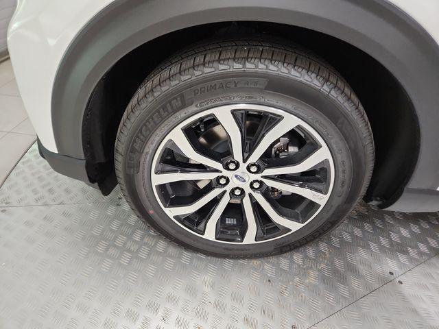 new 2025 Ford Explorer car, priced at $40,976