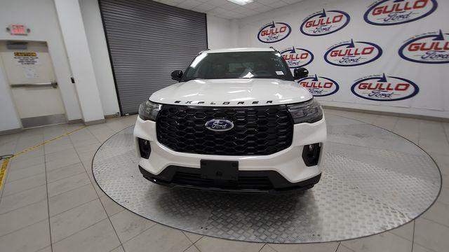 new 2025 Ford Explorer car, priced at $40,976