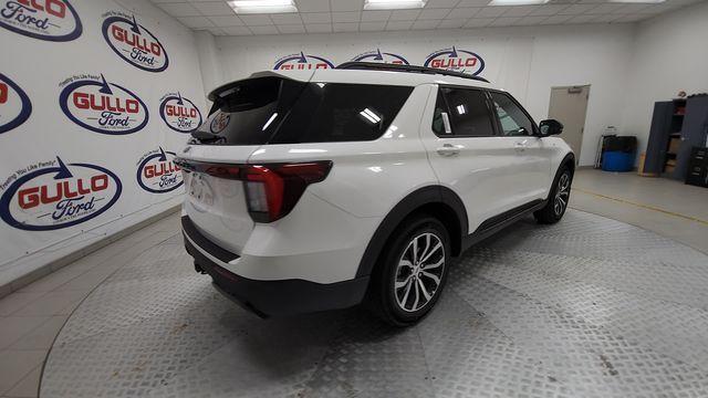 new 2025 Ford Explorer car, priced at $40,976