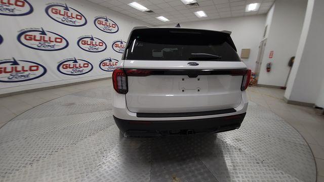 new 2025 Ford Explorer car, priced at $40,976