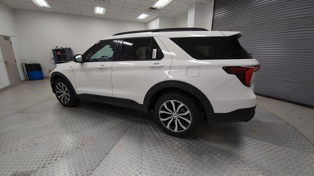 new 2025 Ford Explorer car, priced at $40,976