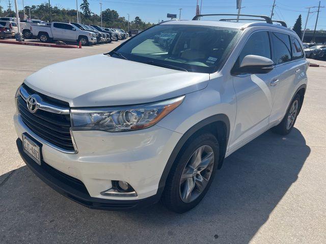 used 2015 Toyota Highlander car, priced at $19,195