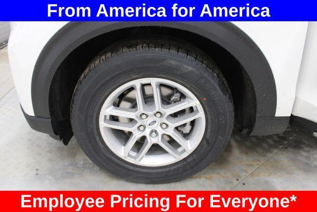 new 2025 Ford Explorer car, priced at $40,362