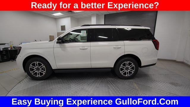 new 2025 Ford Expedition car, priced at $69,355