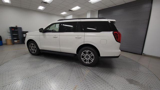new 2025 Ford Expedition car, priced at $69,355
