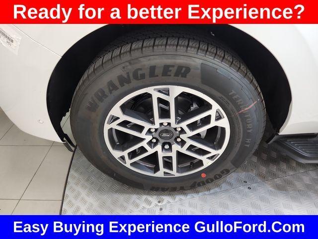 new 2025 Ford Expedition car, priced at $69,355