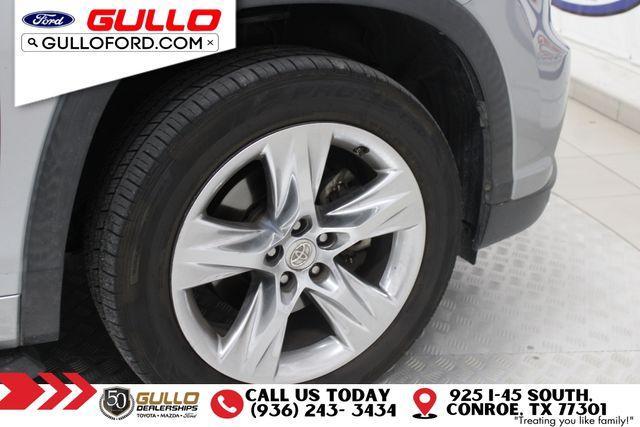 used 2014 Toyota Highlander car, priced at $17,695