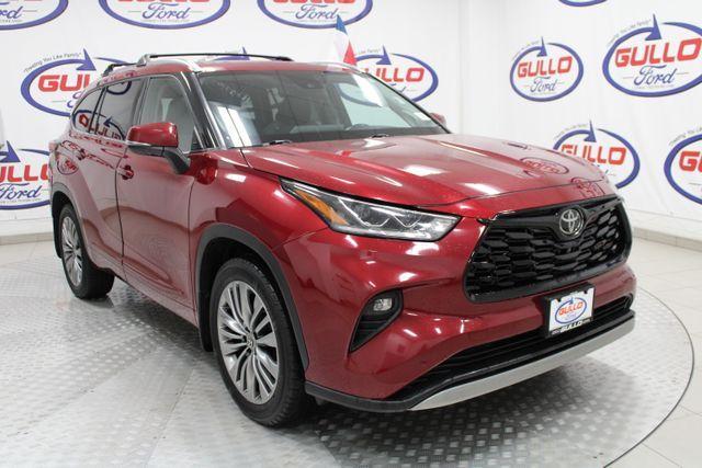 used 2020 Toyota Highlander car, priced at $35,862