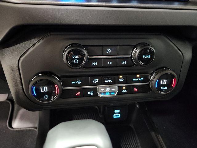 new 2025 Ford Bronco car, priced at $42,979
